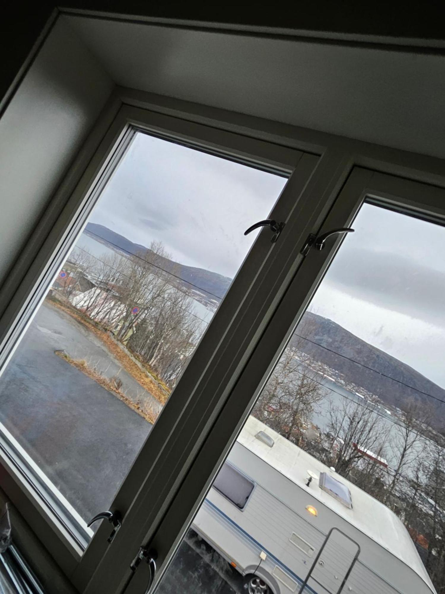Tromsoapartment Silent Area With Nice View I Have Warm Caravan For Rent Same Place, 4 People מראה חיצוני תמונה